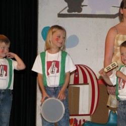 Muzikantjes (8) - Toneelvereniging Plankenkoorts 